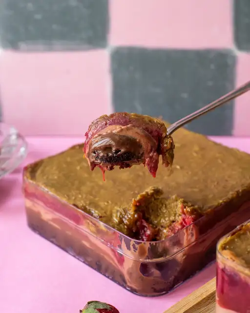 Strawberry Kunafa Dessert